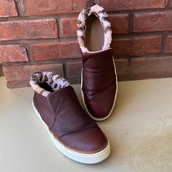 ⭐️ Tom’s Paxton Leather Slip on Sneakers - Picture 2 of 10